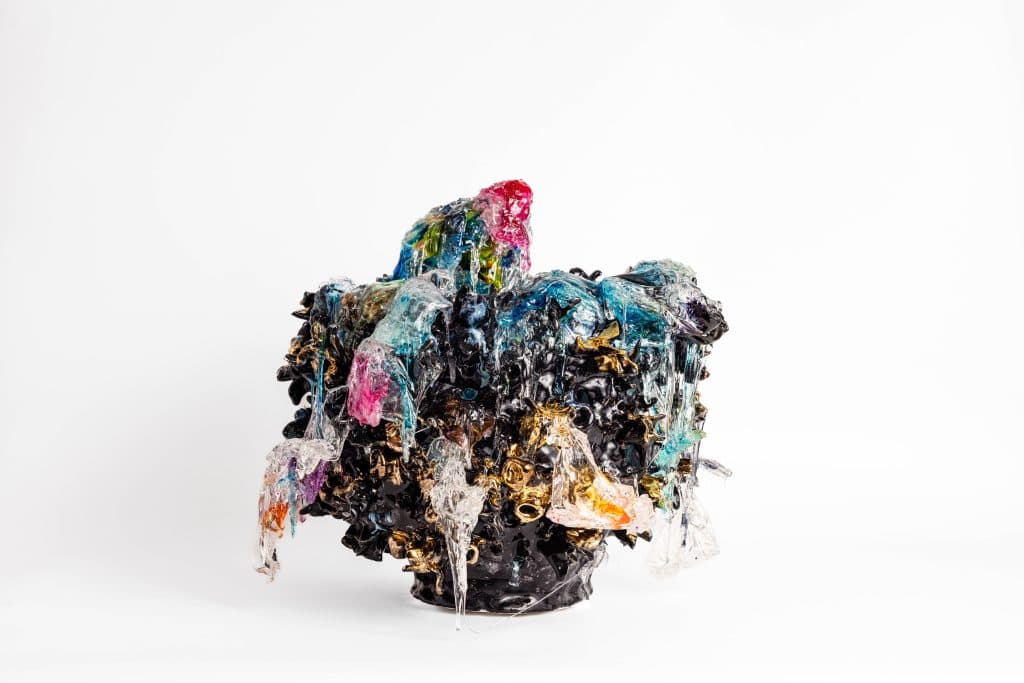Virginia Leonard, Glad that you are not here all the time — an urn for unwanted limbs and other things, 2025. Clay, pure gold, and resin. Winner of the Woollahra Small Sculpture Prize, Sydney. Whitecliffe Master of Fine Arts. Alumna